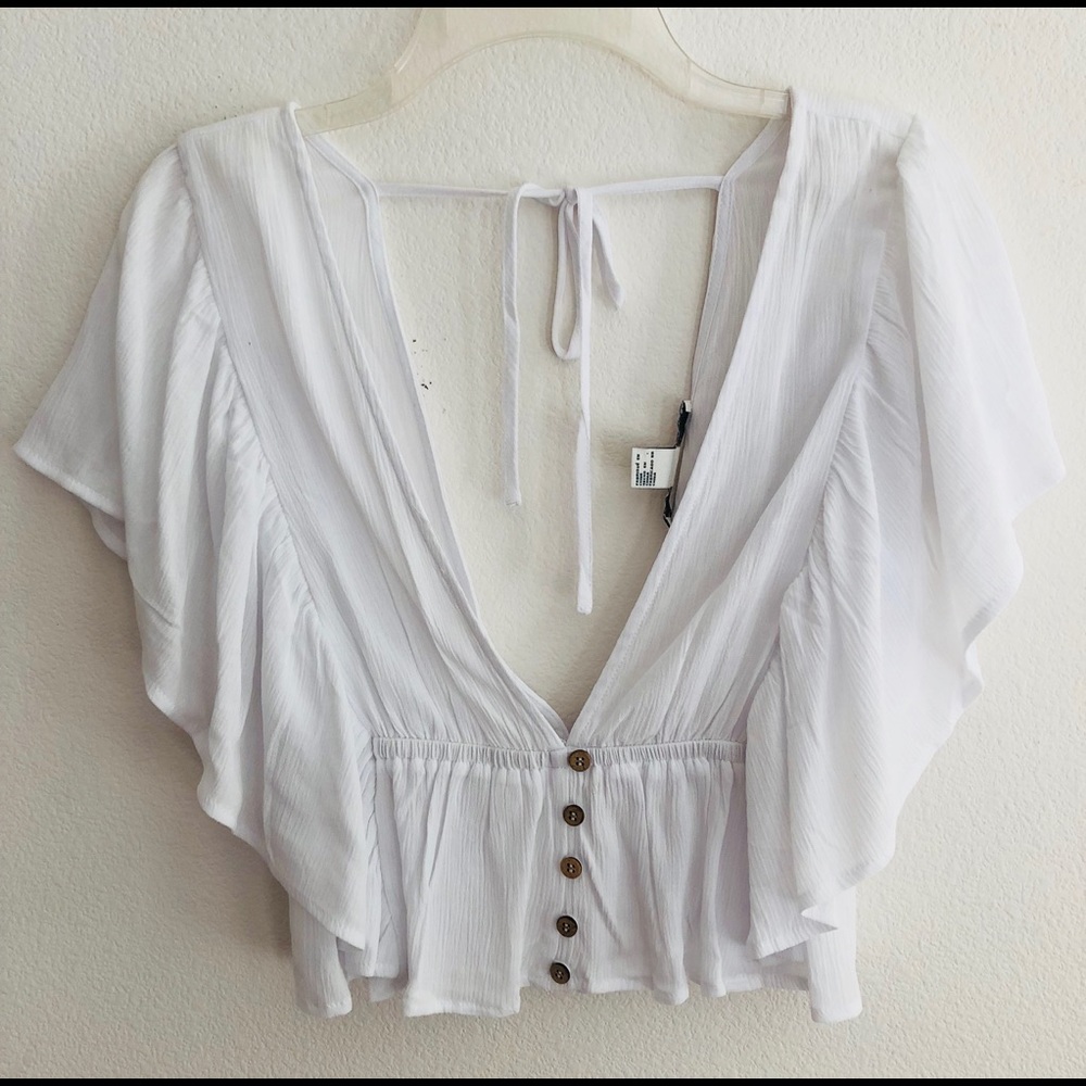 Cute white top!